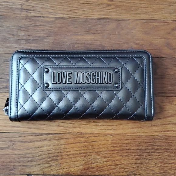 LOVE Moschino Portofino Quilted Nappa Wallet - Picture 2 of 10